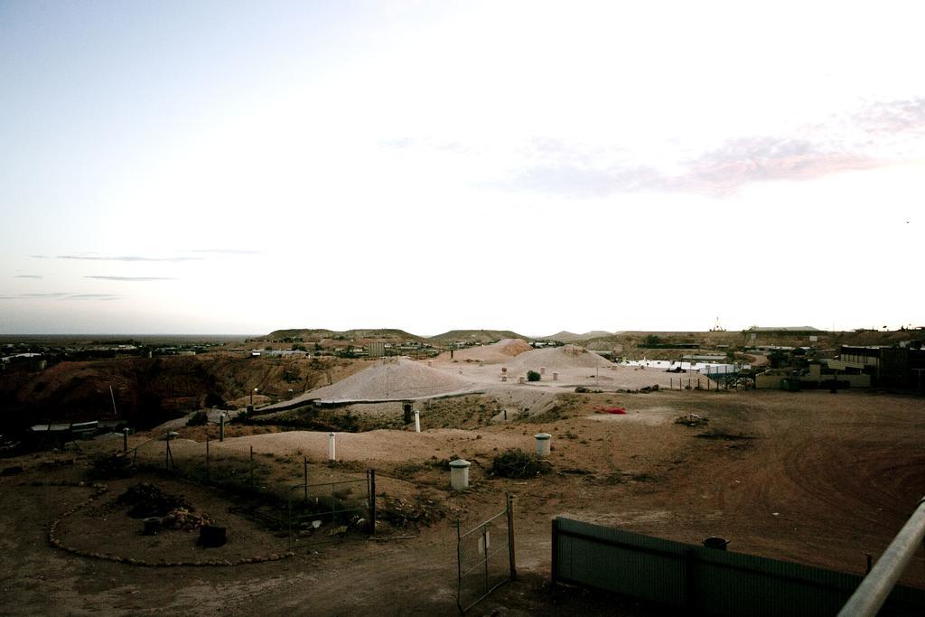 Hotel Breakaway Views 374 Alp St Coober Pedy Esterno foto