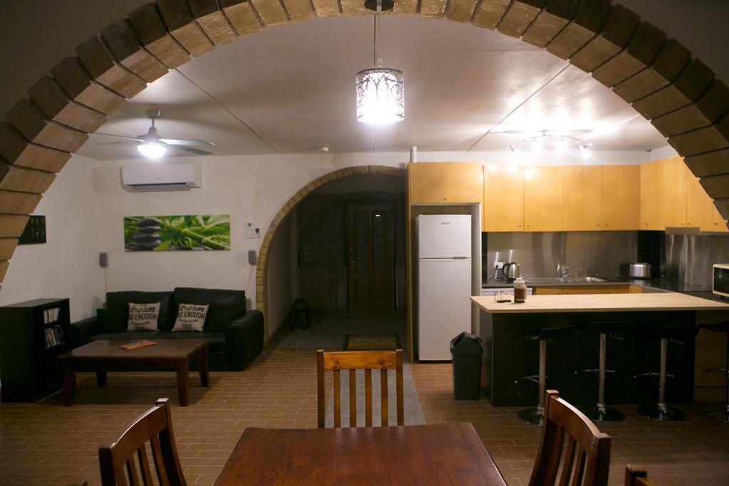 Hotel Breakaway Views 374 Alp St Coober Pedy Esterno foto