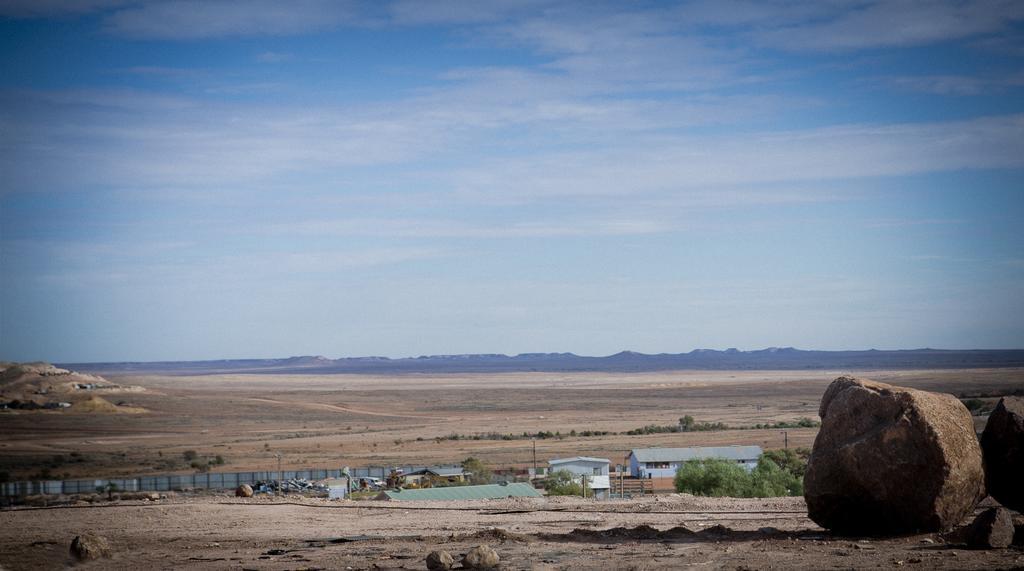 Hotel Breakaway Views 374 Alp St Coober Pedy Esterno foto
