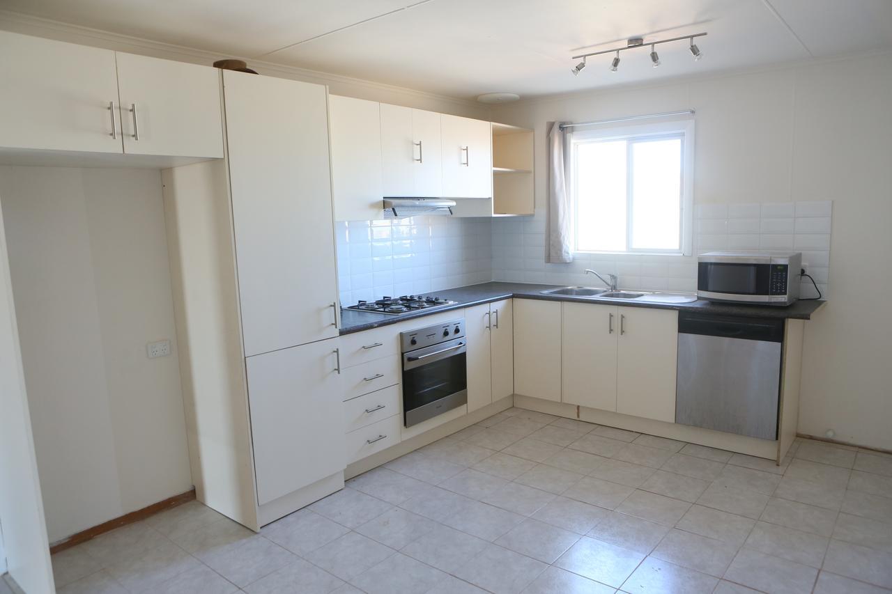 Hotel Breakaway Views 374 Alp St Coober Pedy Esterno foto